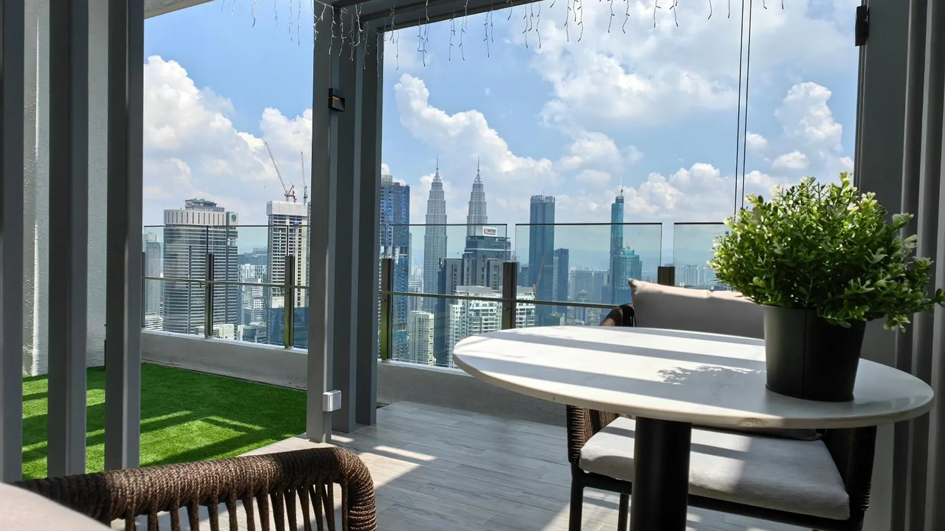 דירה קואלה לומפור Trx Agile Bukit Bintang Superior 8Pax Family Suites מלזיה